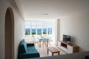 Apartment on the first line of Samil beach and with frontal views of the sea